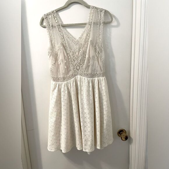 Rare Free People Victoria Bohemian Lace Cream Sheer Back Mini Dress Size 10 - Picture 1 of 12